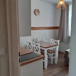 Nad Jeziorem Apartment