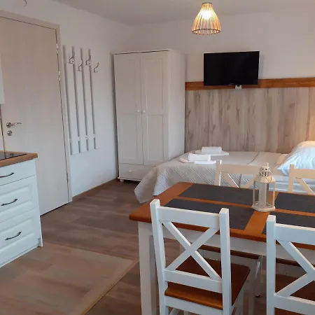 Nad Jeziorem Apartment