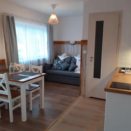 Nad Jeziorem Apartment *