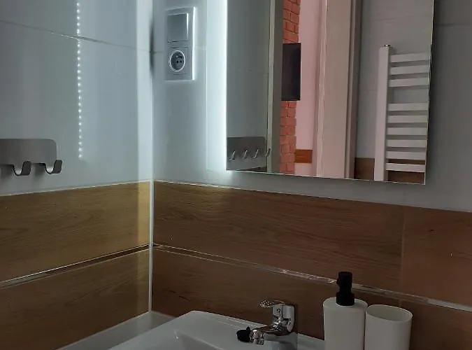 Nad Jeziorem Miedzybrodzie Zywieckie